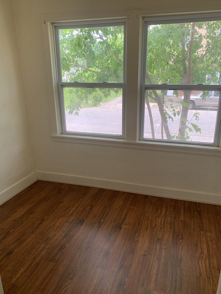 1220 13th Ave E #1 - Photo 3 of 7