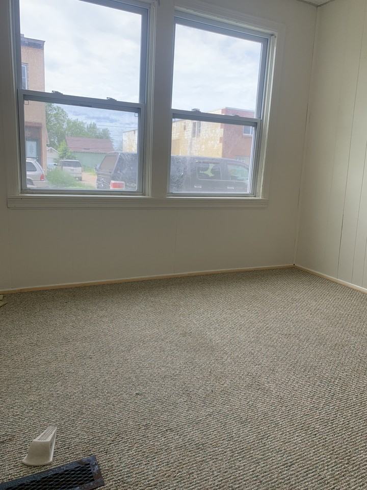 1220 13th Ave E #1 - Photo 6 of 7