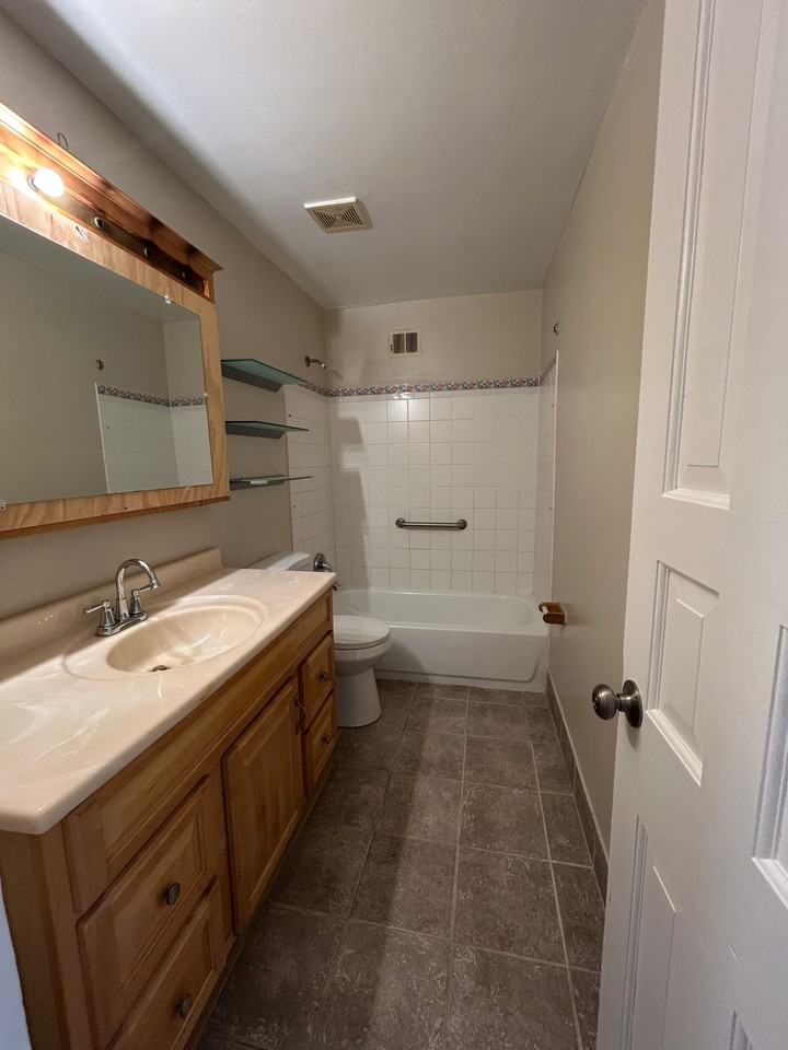 8044 Mars Pl #1 - Photo 5 of 38