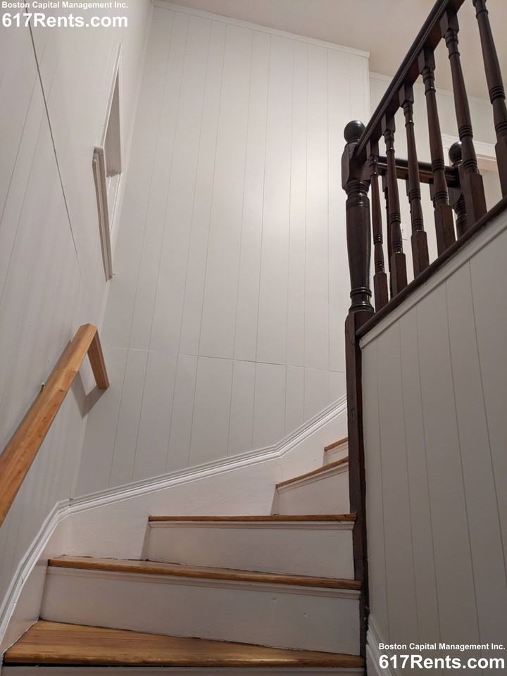 25 Moreland St #2 - Photo 3 of 14