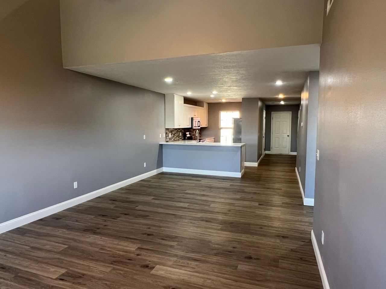 1326 W Sackett St - Photo 3 of 17