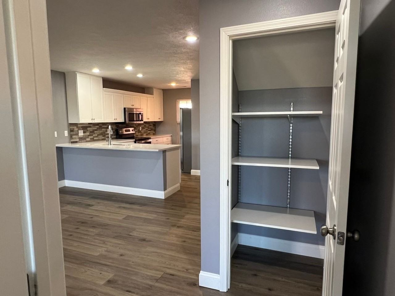 1326 W Sackett St - Photo 6 of 17