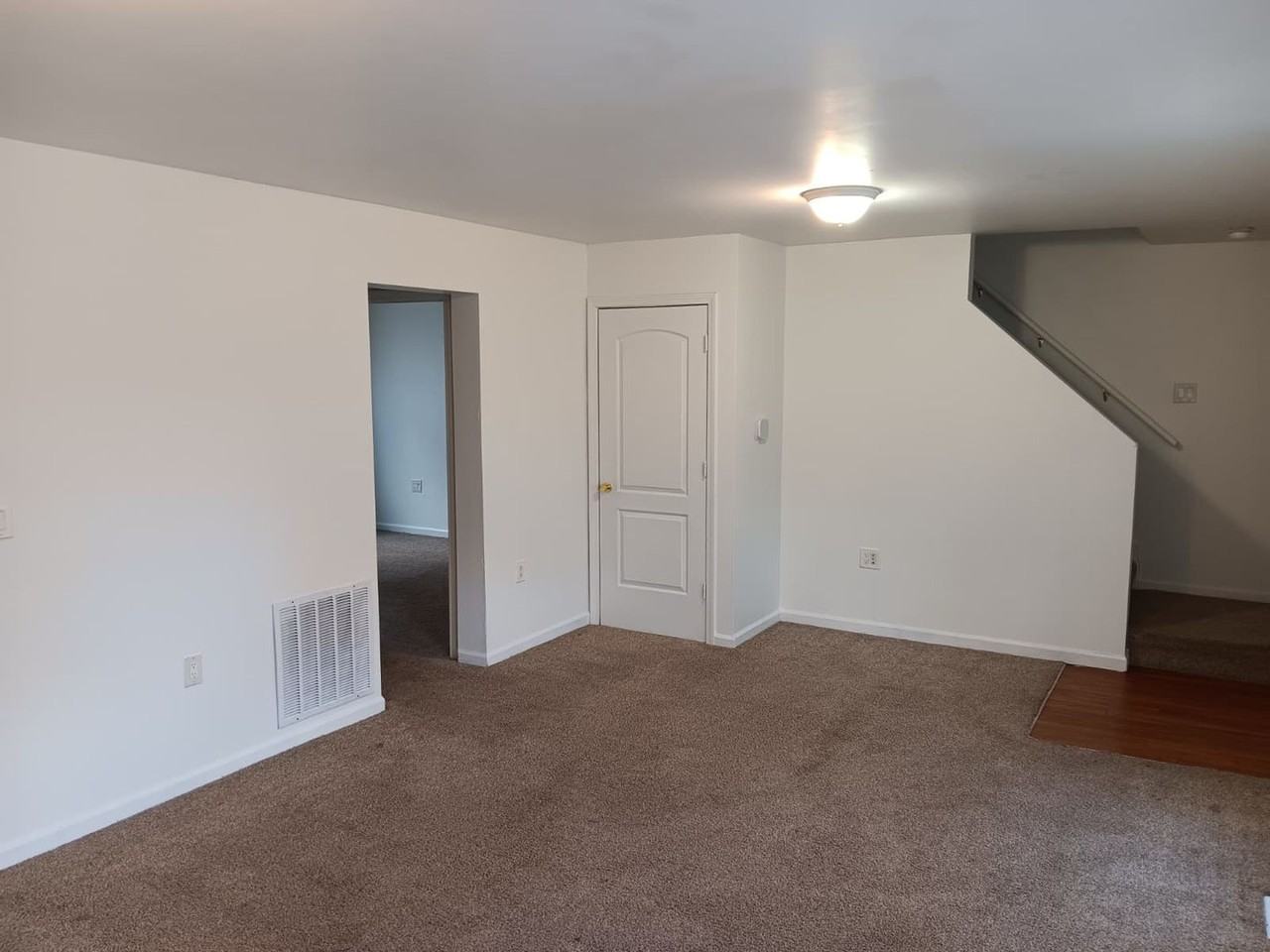 220 S Yellow Springs St - Photo 3 of 8