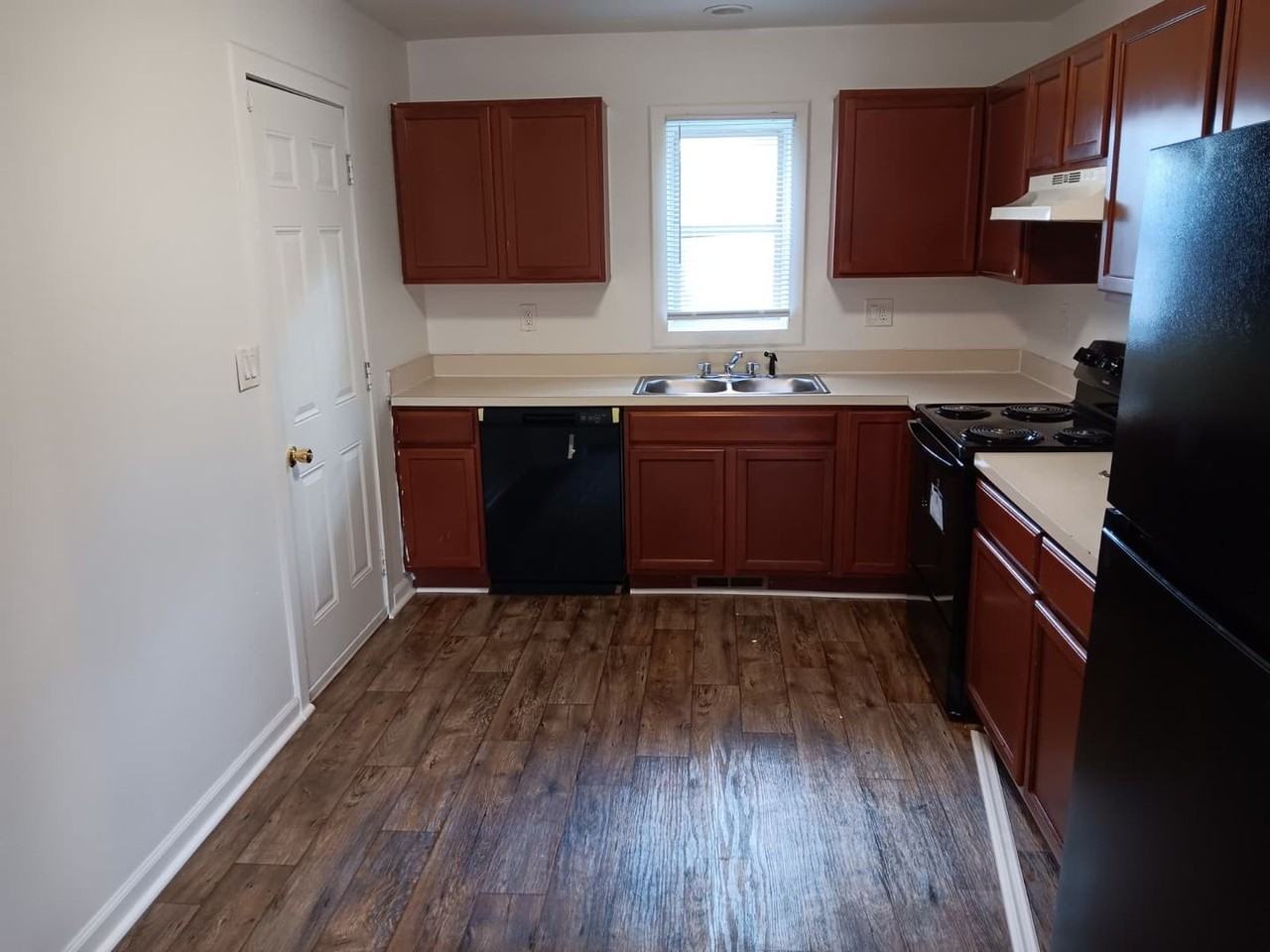 220 S Yellow Springs St - Photo 4 of 8