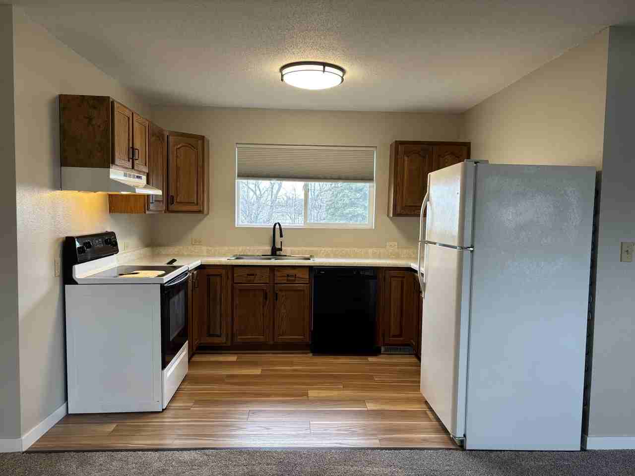 1321 8th Ave Ne #1 - Photo 4 of 10