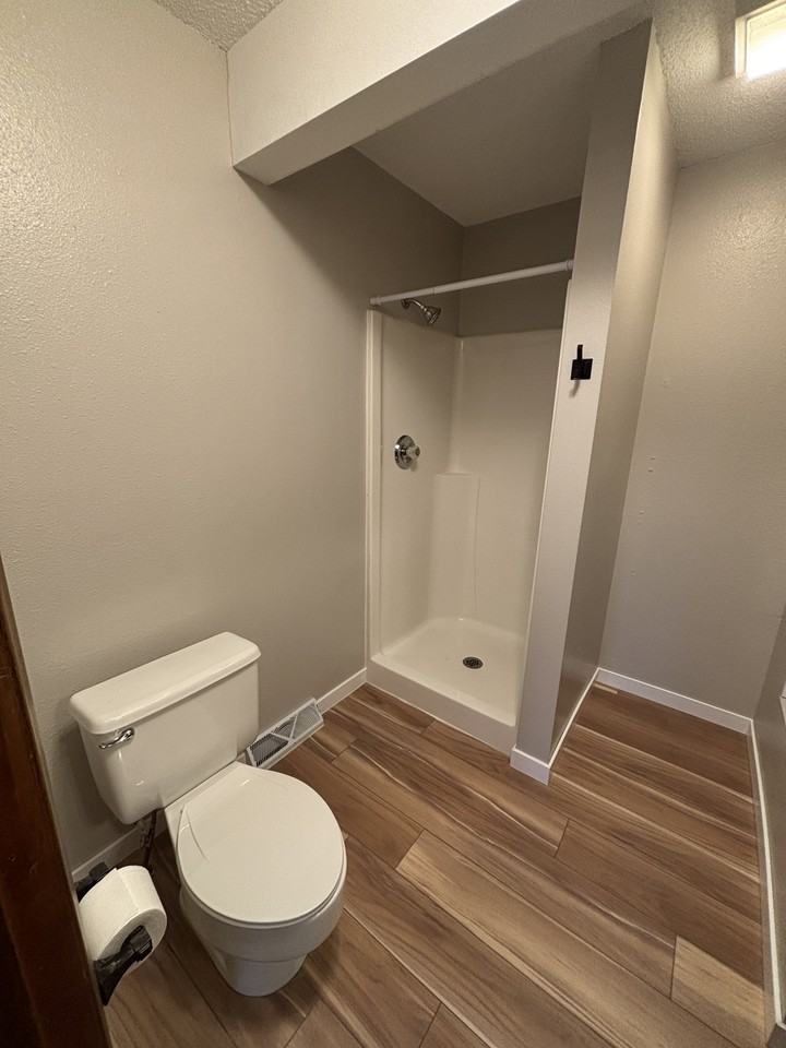 1321 8th Ave Ne #1 - Photo 5 of 10