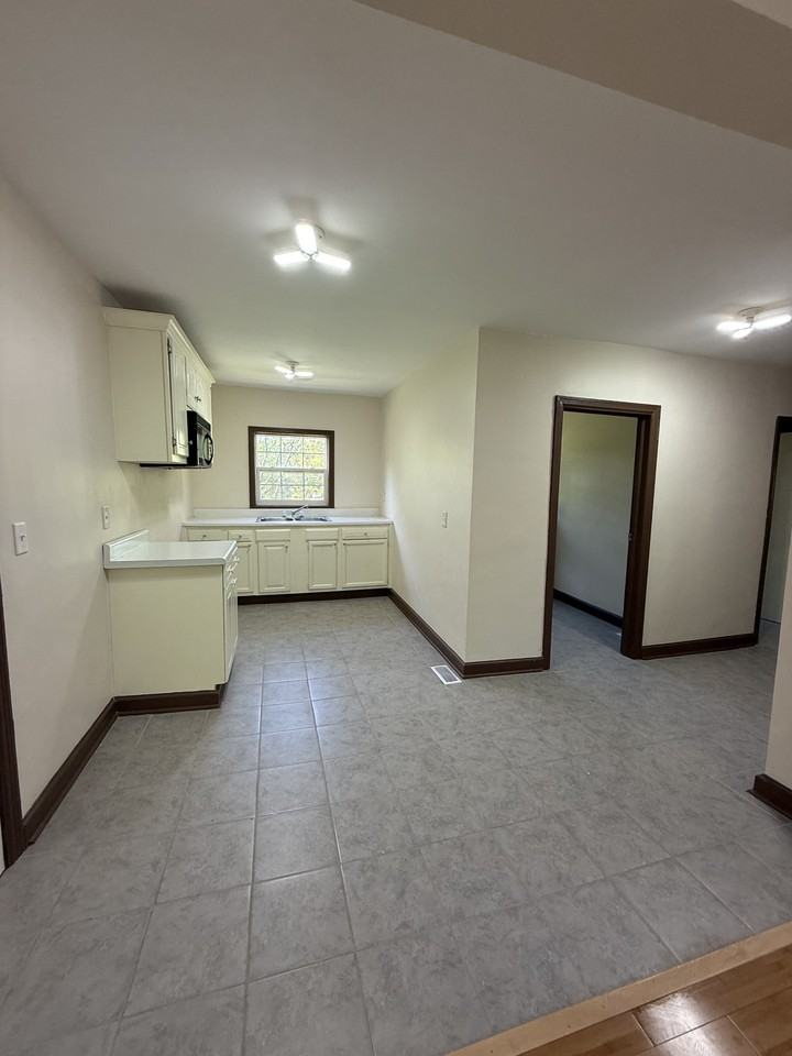 617 8th Ave #1 - Photo 3 of 8