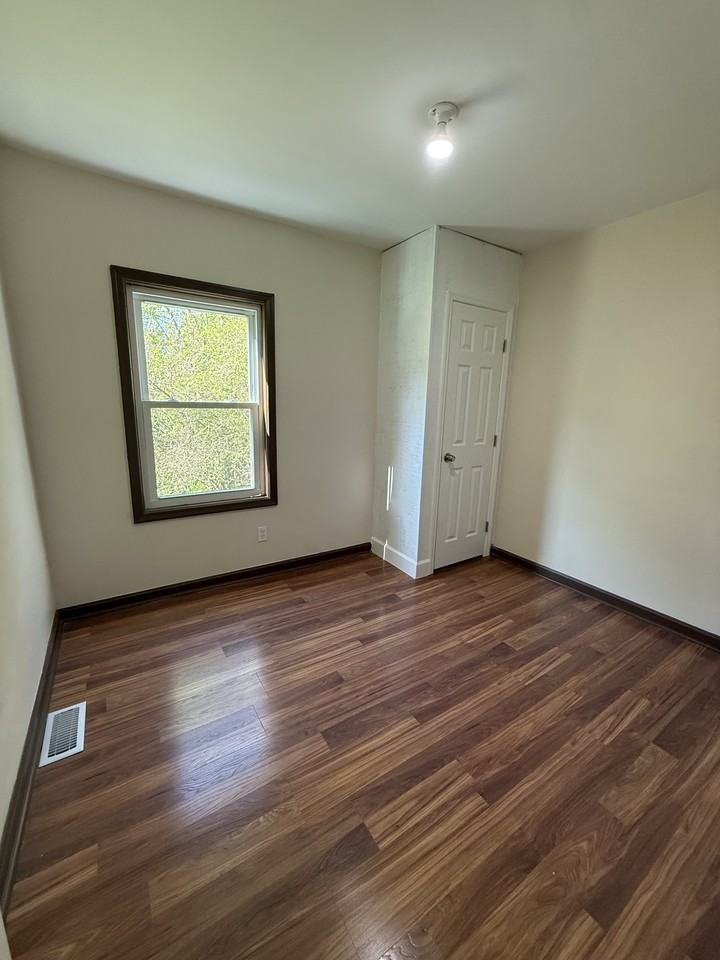 617 8th Ave #1 - Photo 6 of 8