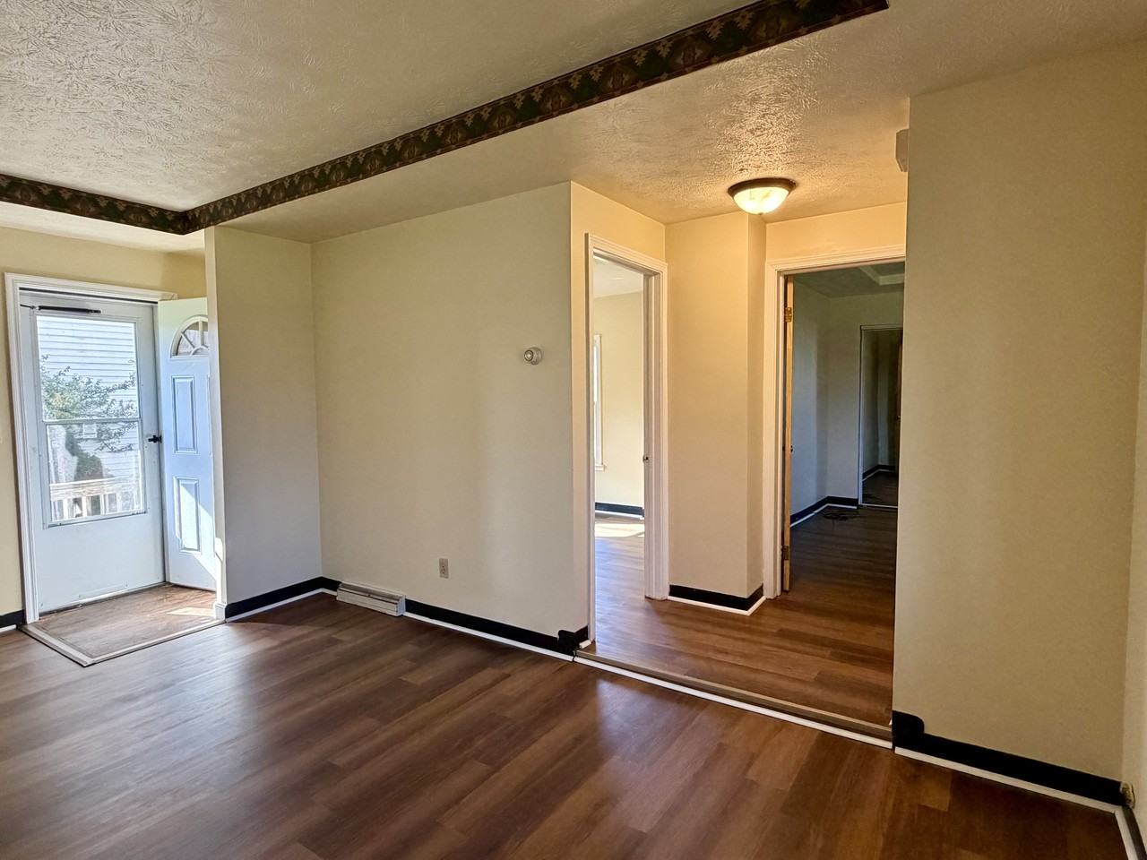 1206 Lawrence Rd Ne #3 - Photo 3 of 9