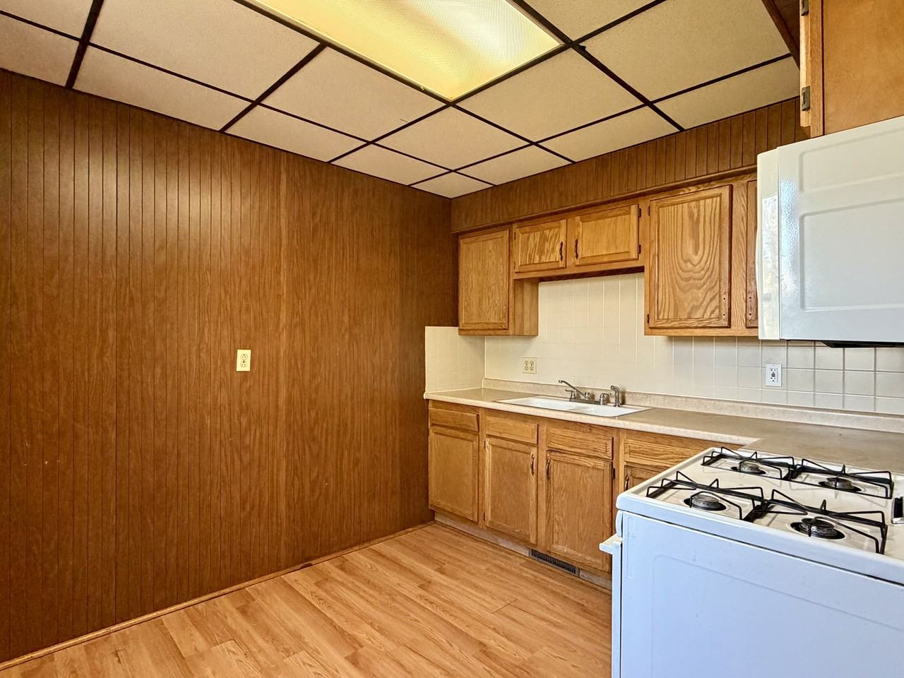 1206 Lawrence Rd Ne #3 - Photo 5 of 9