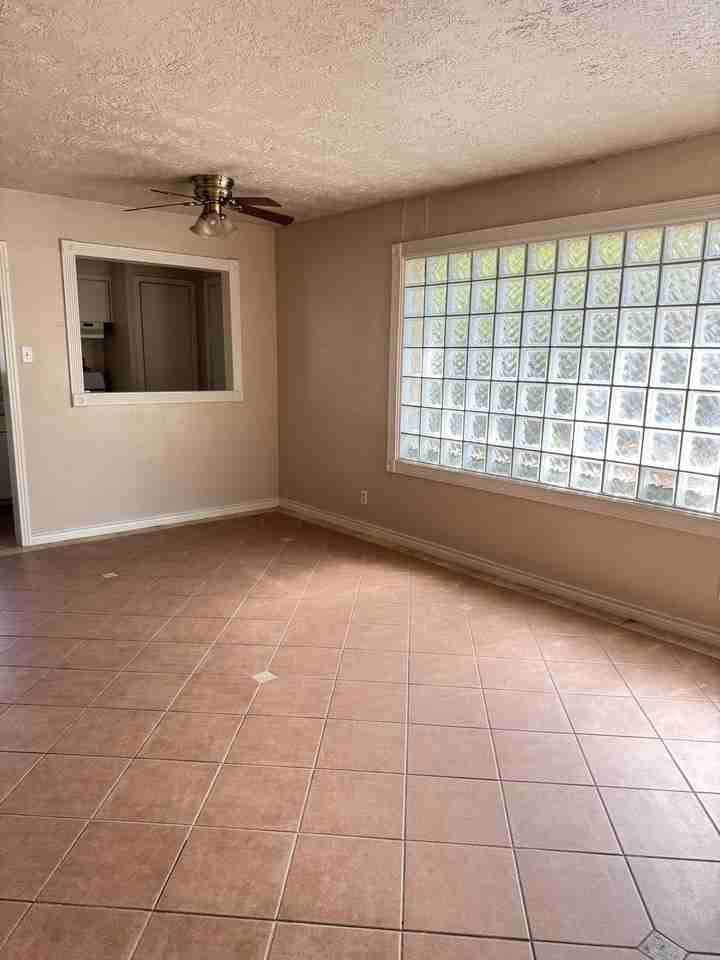 Avenue Del Rey - 163 #163 - Photo 2 of 5