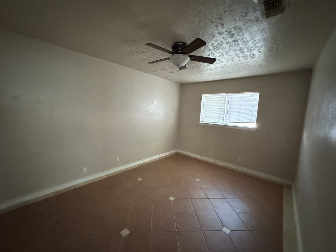 Avenue Del Rey - 163 #163 - Photo 3 of 5