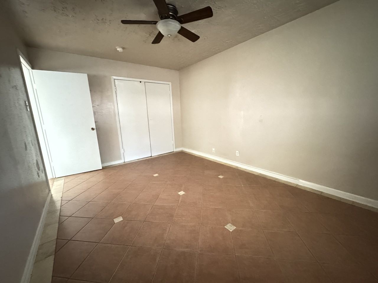 Avenue Del Rey - 163 #163 - Photo 4 of 5