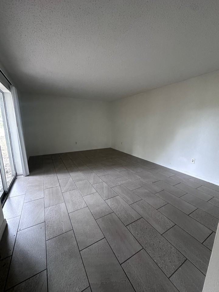 1237 CR463B - A1 #A1 - Photo 2 of 7