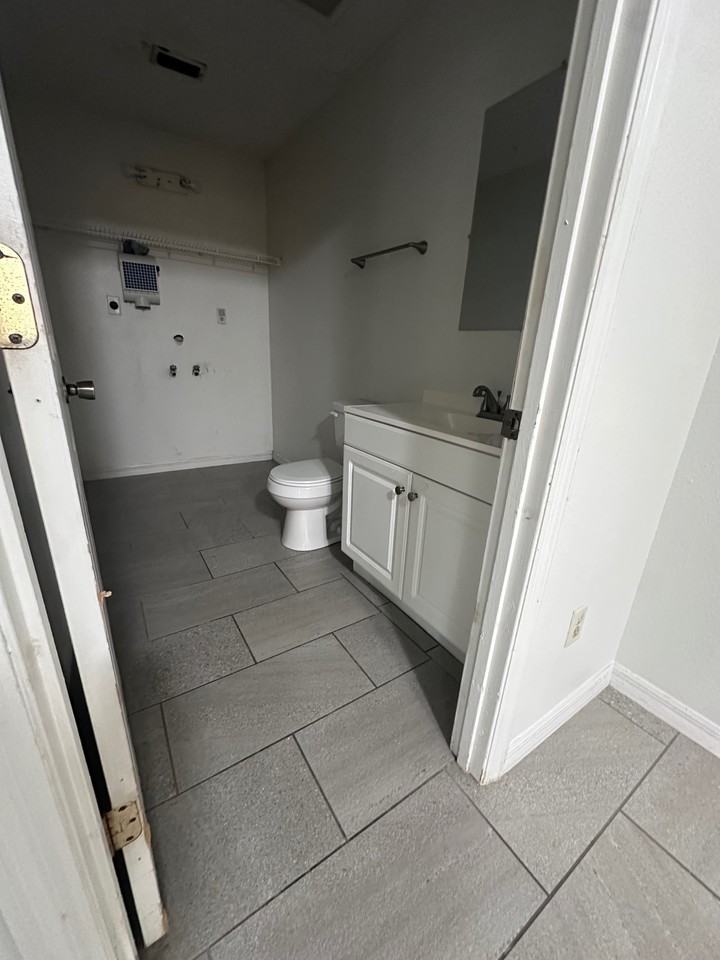 1237 CR463B - A1 #A1 - Photo 3 of 7