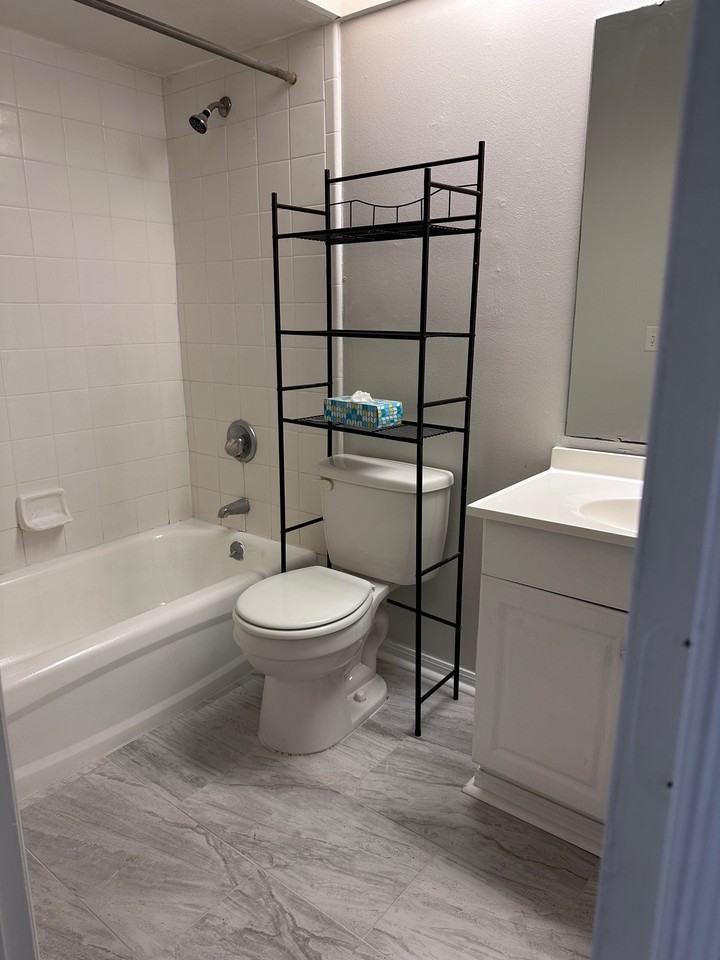 416 N Saint Clair Abrams Ave #416 - Photo 4 of 8