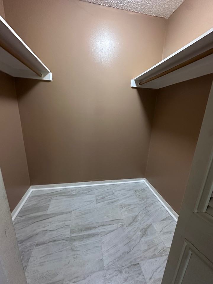 416 N Saint Clair Abrams Ave #416 - Photo 6 of 8