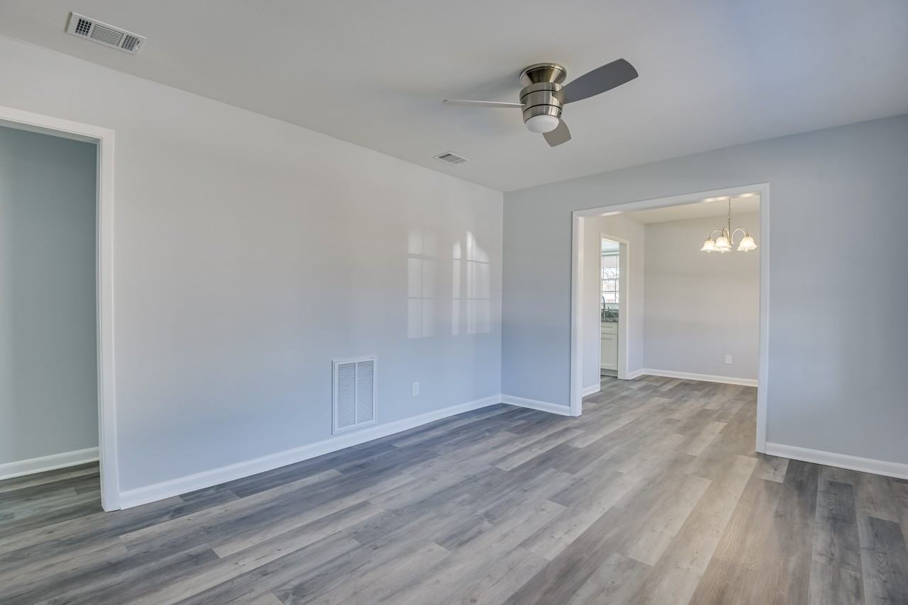 1709 Forest Creek Ct #1 - Photo 6 of 31