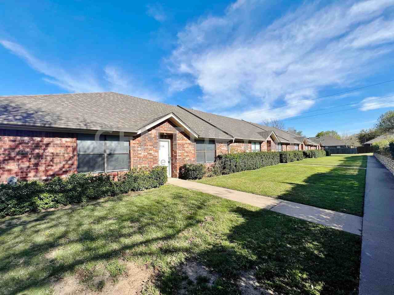 938 Austin Ct - Photo 2 of 13