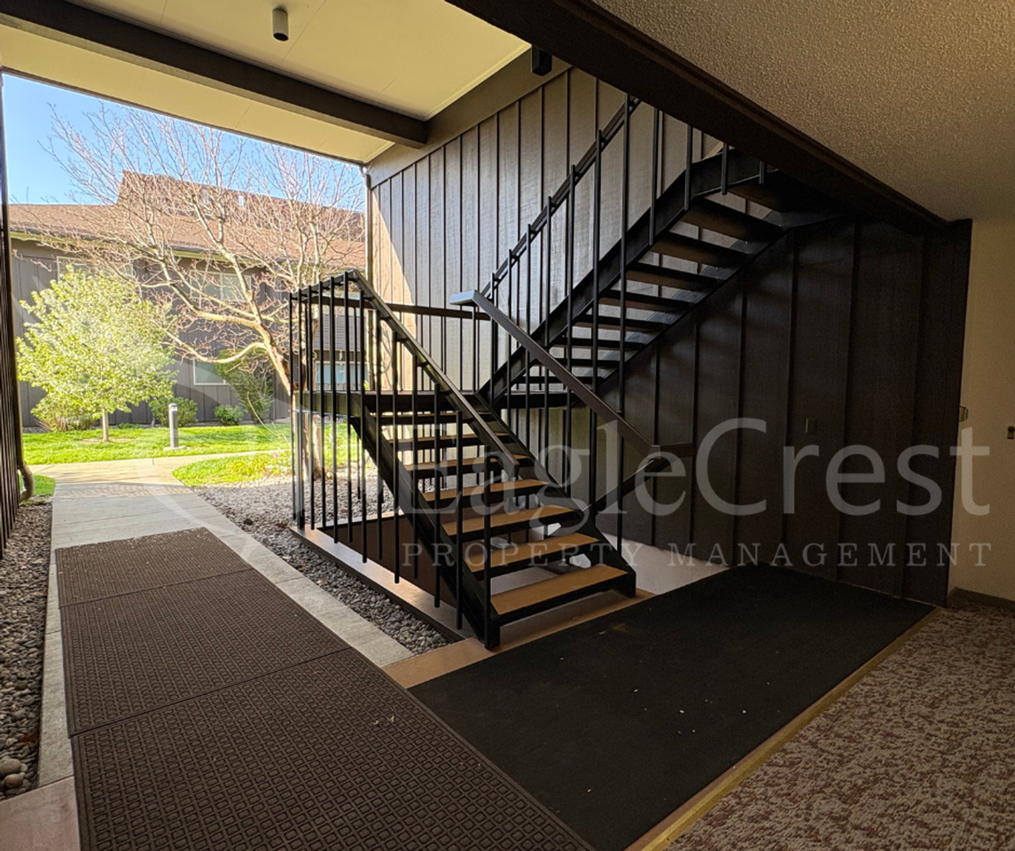 364 Catherine St #M1 - Photo 7 of 50