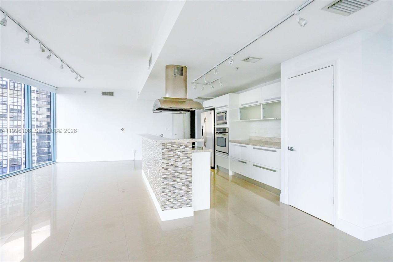 NE 36th St & Biscayne Blvd - Photo 4 of 12