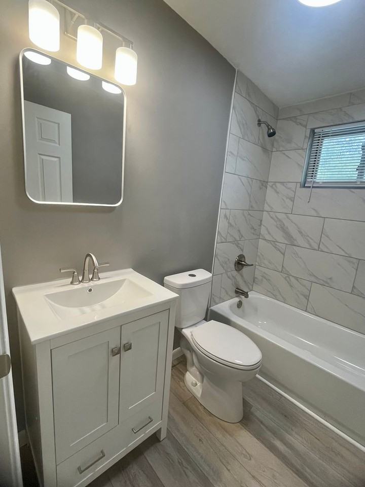 4602 Vestal St - Photo 3 of 24