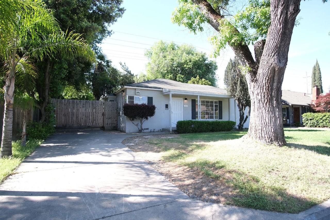 102 Chabot Ct - Photo 2 of 21