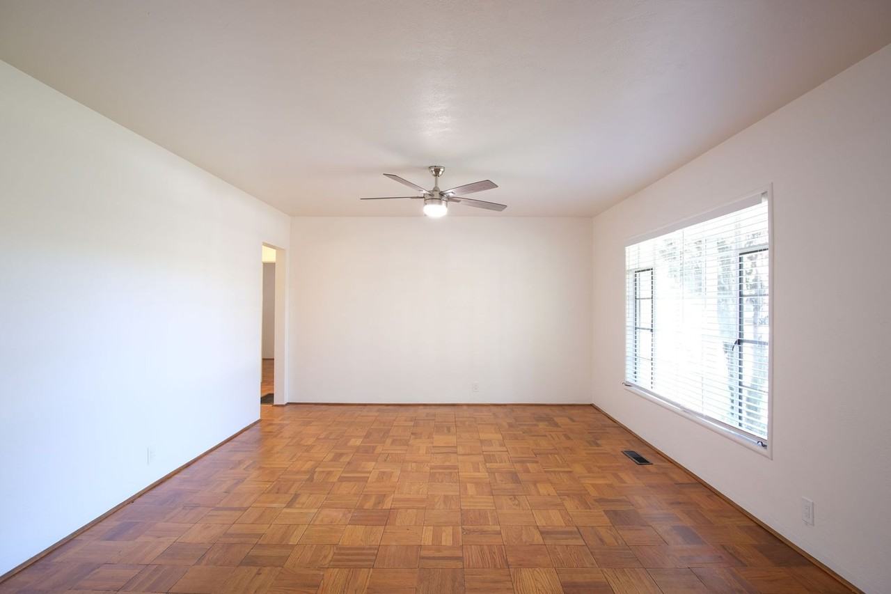 102 Chabot Ct - Photo 4 of 21