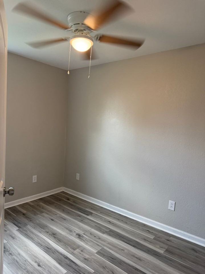 3rd Street Hoxie 6-Plex - Photo 4 of 18