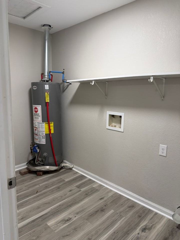 3rd Street Hoxie 6-Plex - Photo 7 of 18