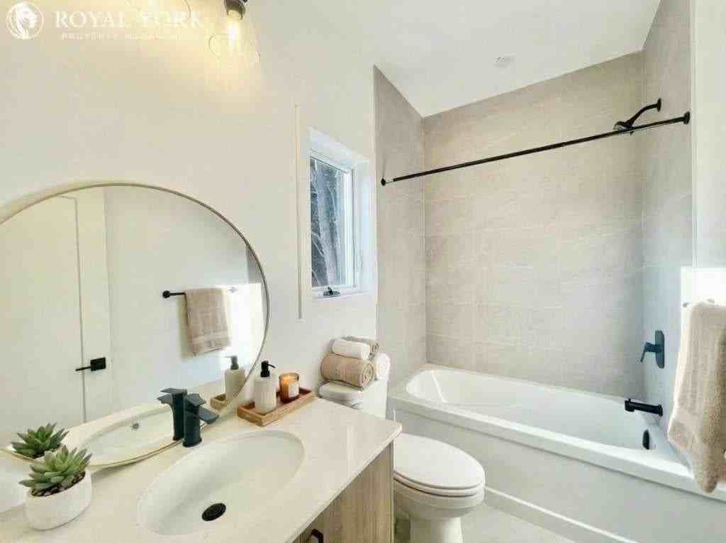 28 Carlton Avenue - Photo 2 of 7