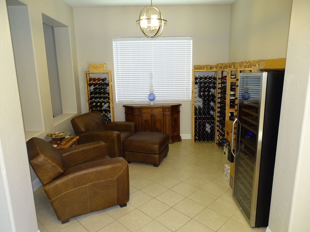 4104 Mantle Ave - Photo 5 of 31