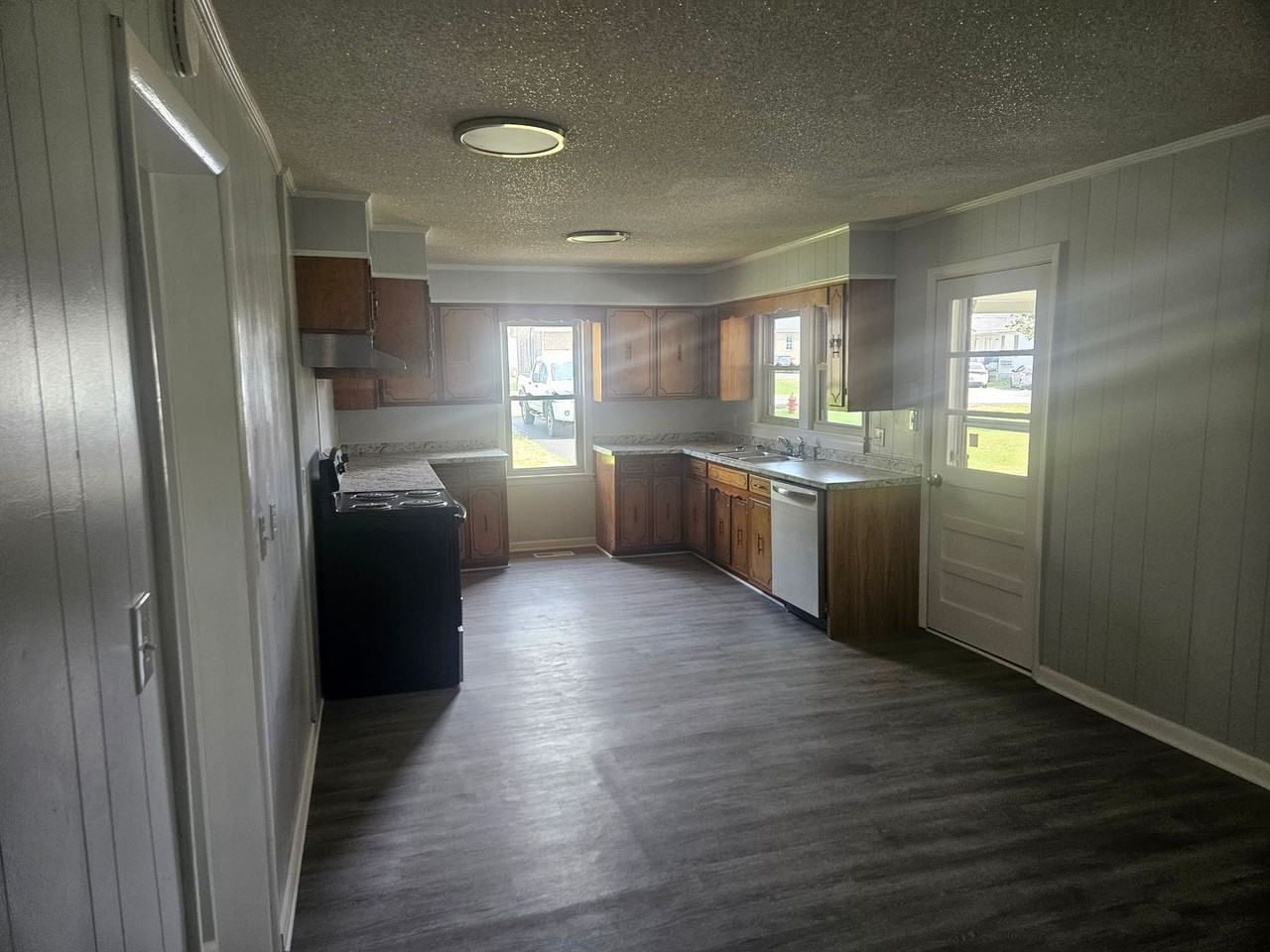 309 Bratton Ave - Photo 2 of 14