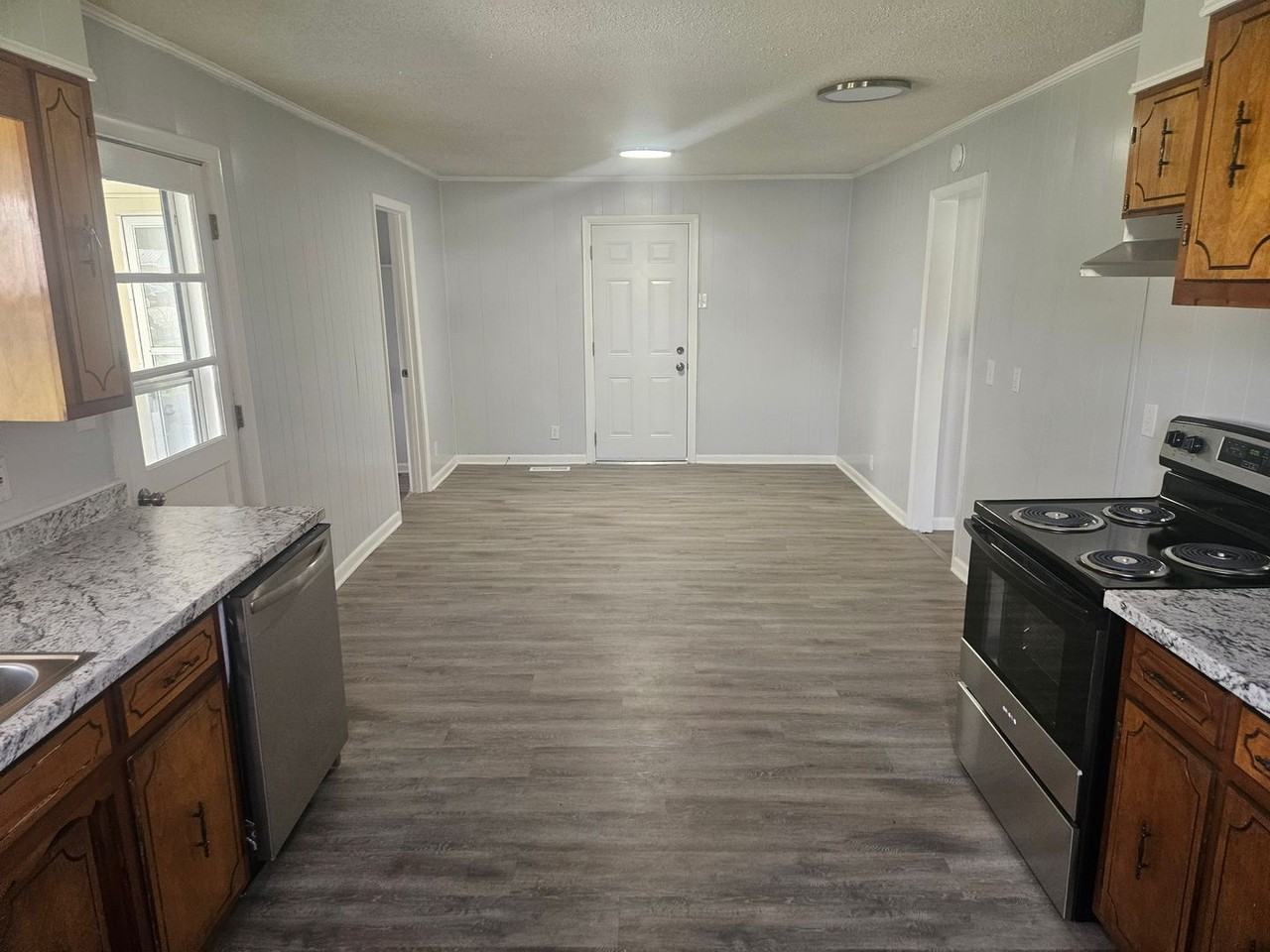 309 Bratton Ave - Photo 3 of 14