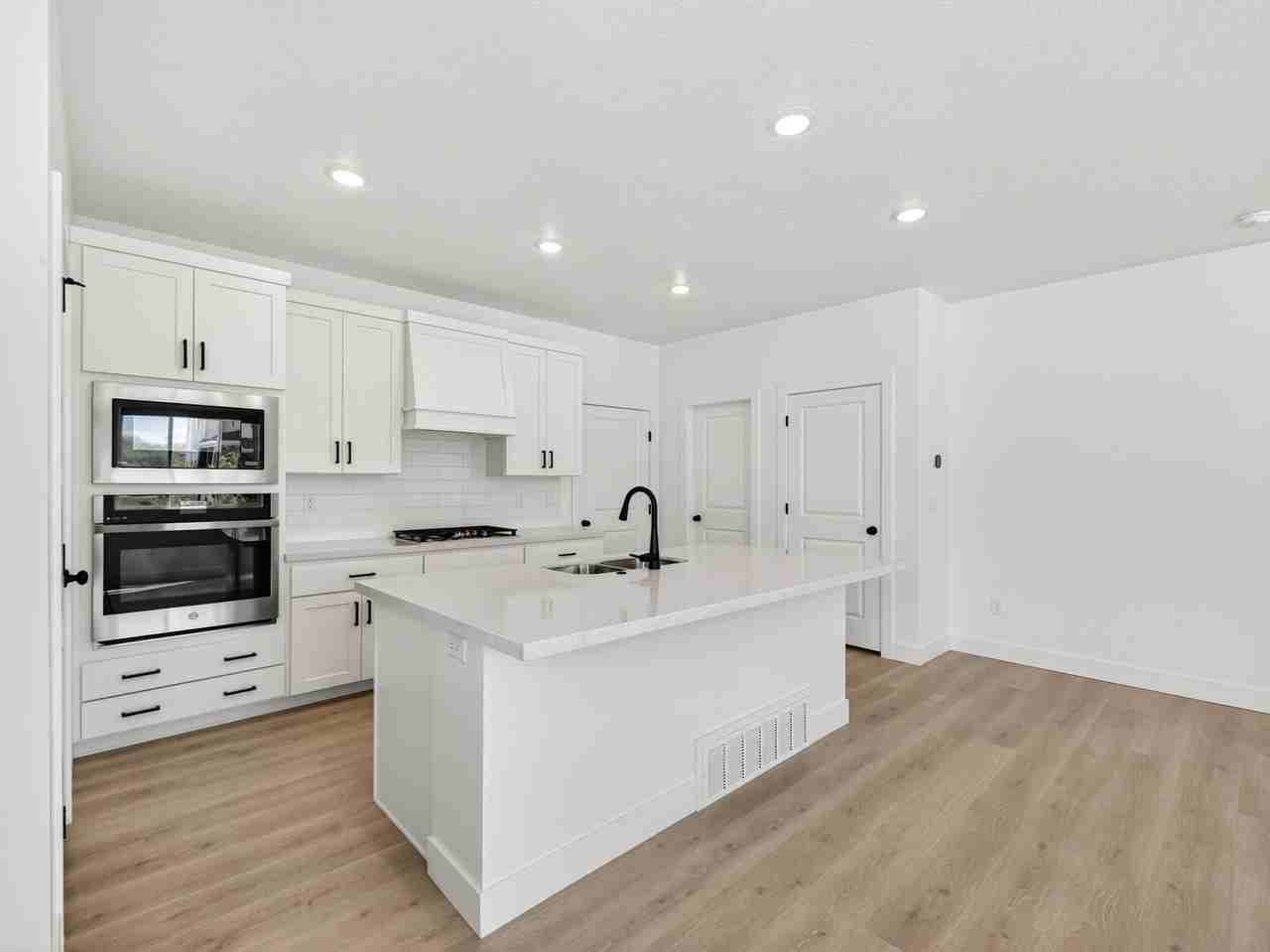 21 S Lunar Way - Photo 6 of 32