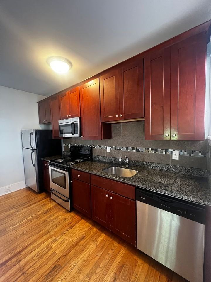 1123-25-27 West Grace Street - Photo 5 of 13