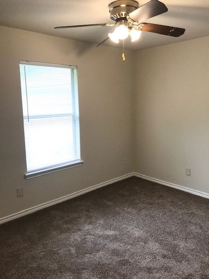 100 Howard St - Photo 2 of 12