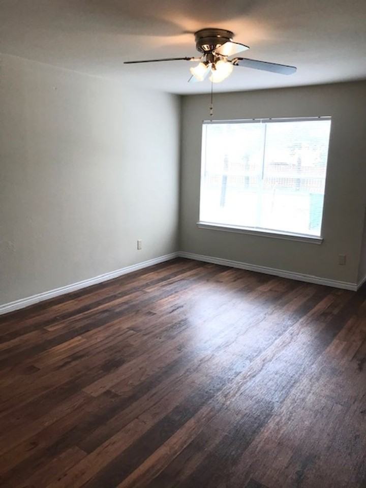 100 Howard St - Photo 5 of 12