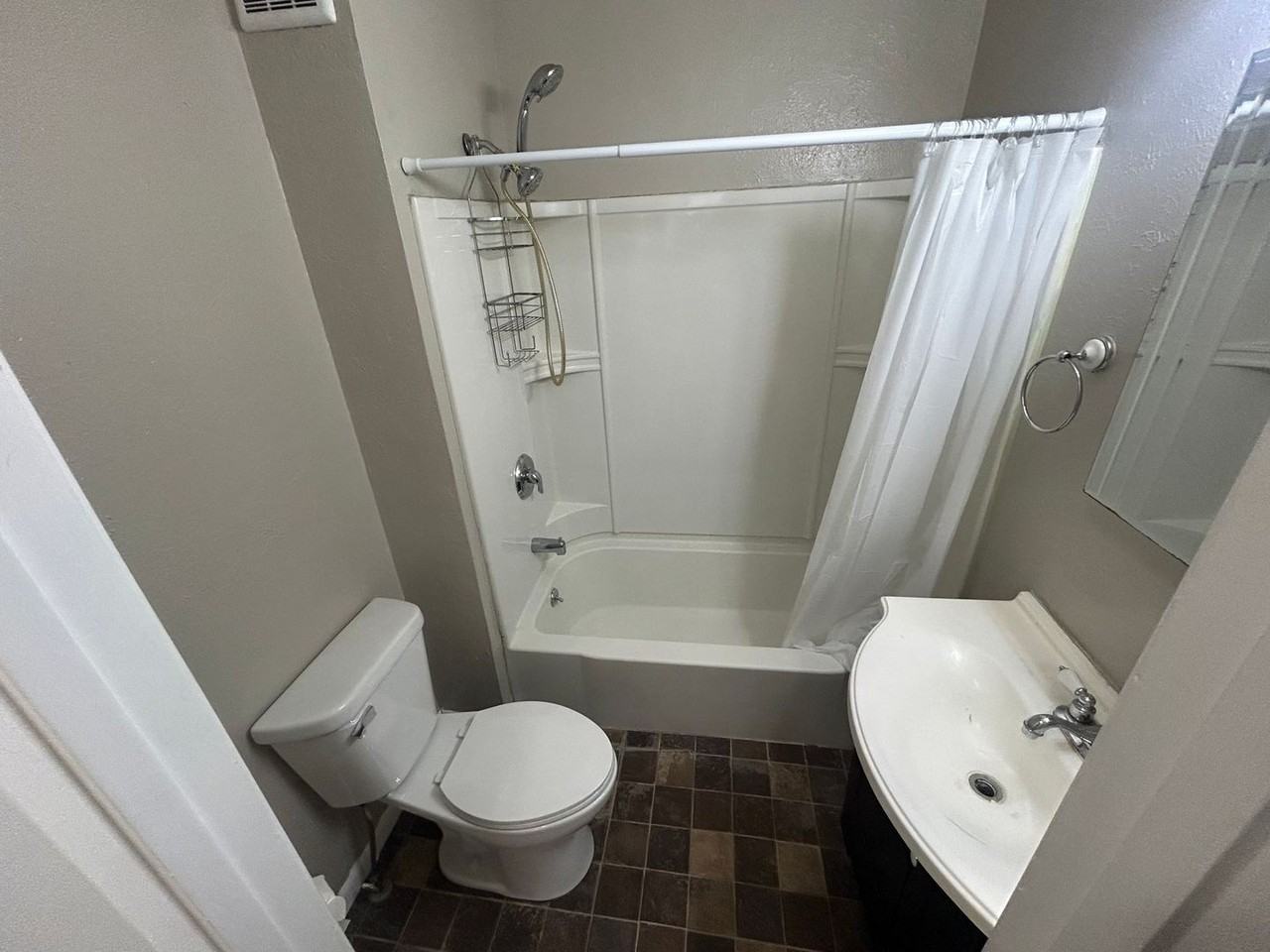 3510 Wallwerth Dr - Photo 7 of 13