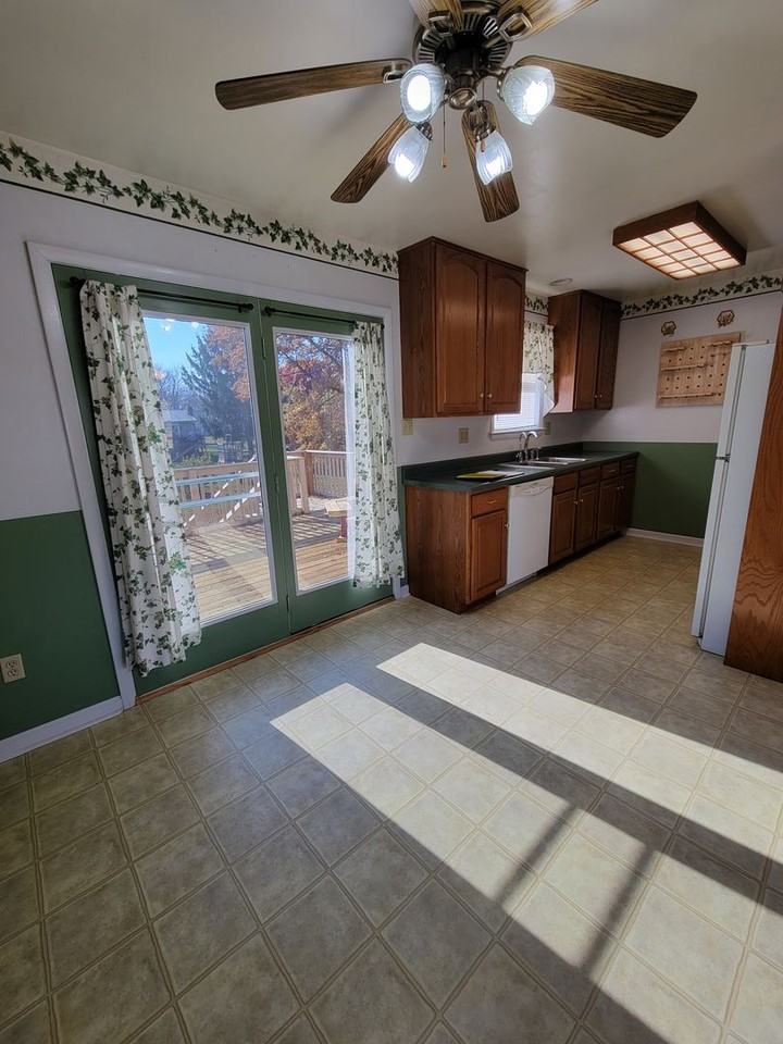 7170 Ruritan Dr - Photo 7 of 38