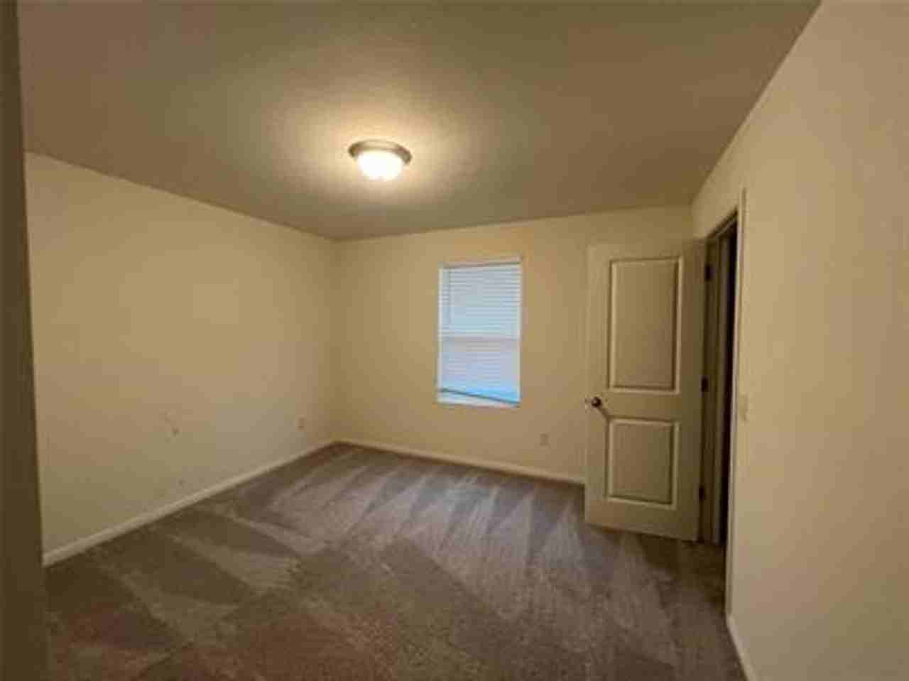 309 Red Fish Ln - Photo 7 of 17