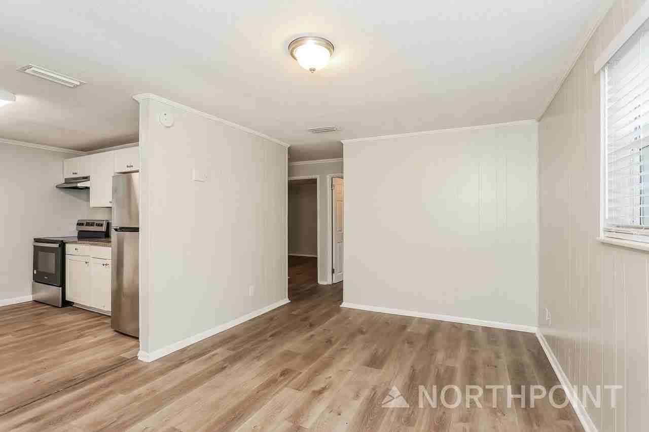 10539 Gailwood Cir E - Photo 3 of 15