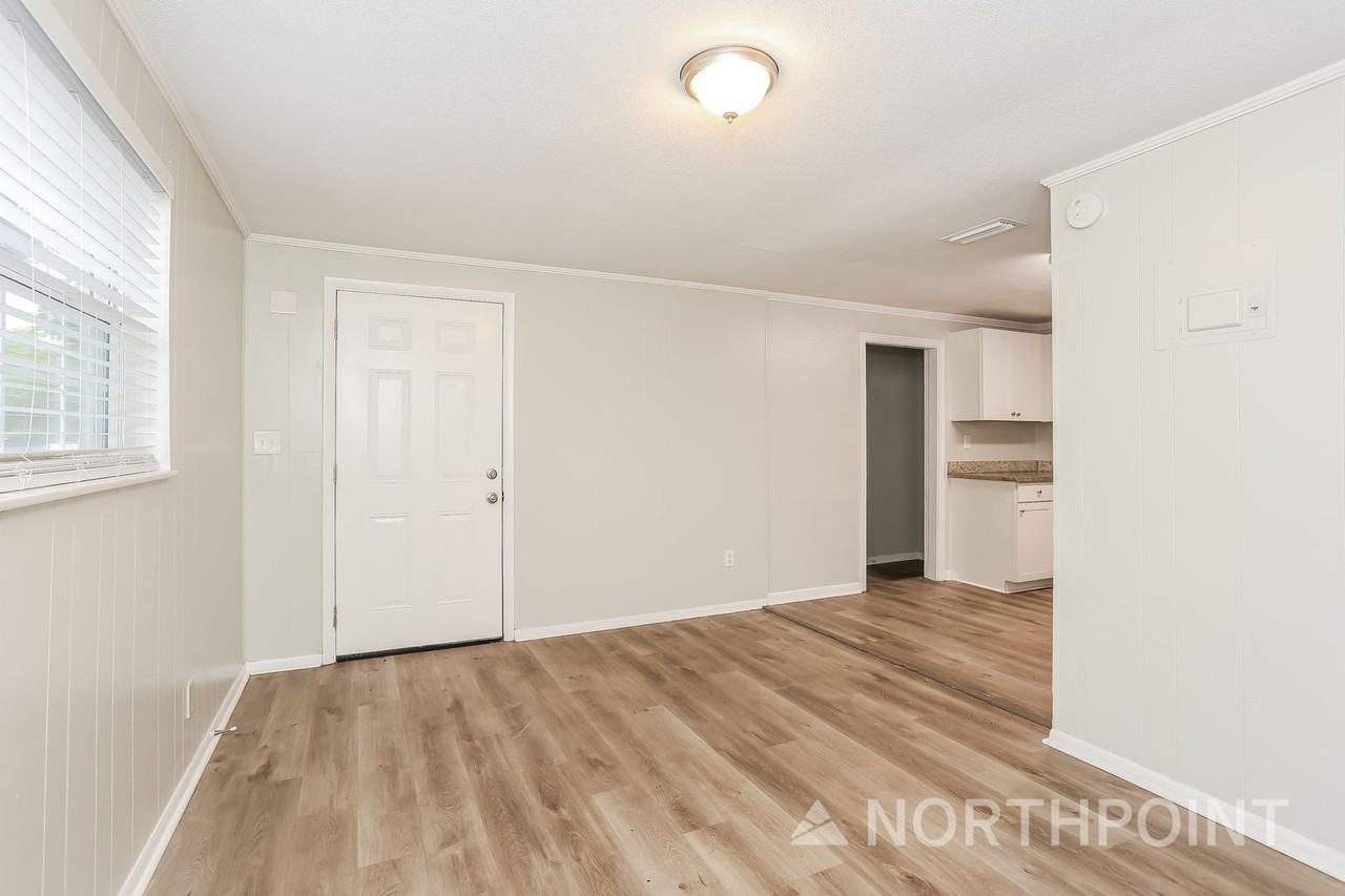 10539 Gailwood Cir E - Photo 4 of 15