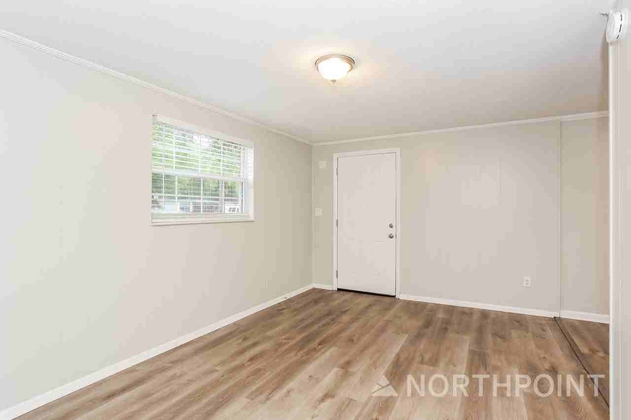 10539 Gailwood Cir E - Photo 5 of 15