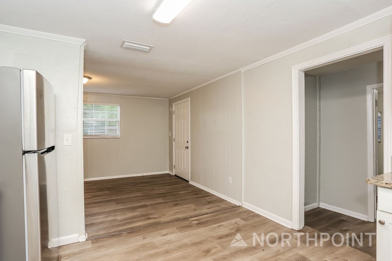 10539 Gailwood Cir E - Photo 6 of 15