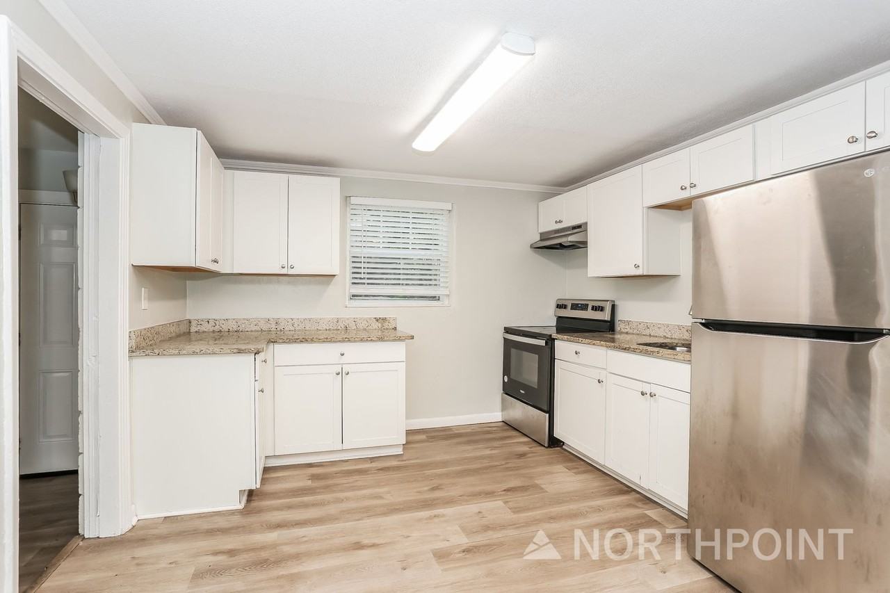 10539 Gailwood Cir E - Photo 7 of 15