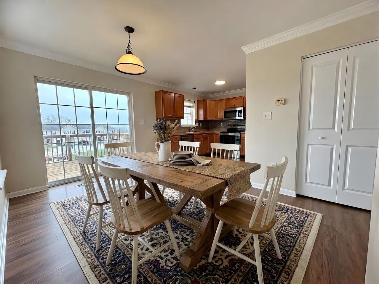 710 Rachel Dr - Photo 4 of 40