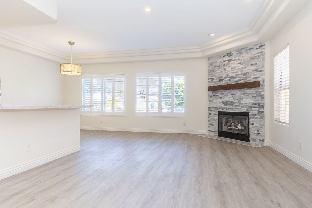 909 Agate St #4 - Photo 2 of 39