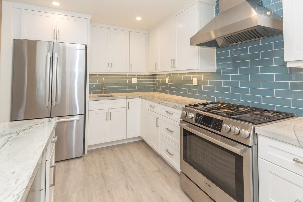 909 Agate St #4 - Photo 7 of 39