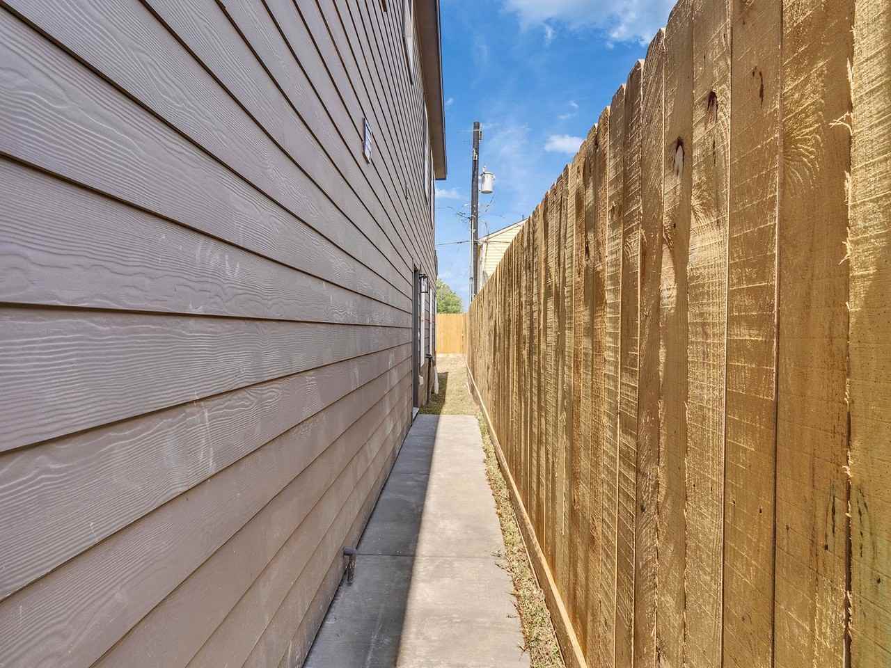 8627 Homewood Ln #B - Photo 4 of 24